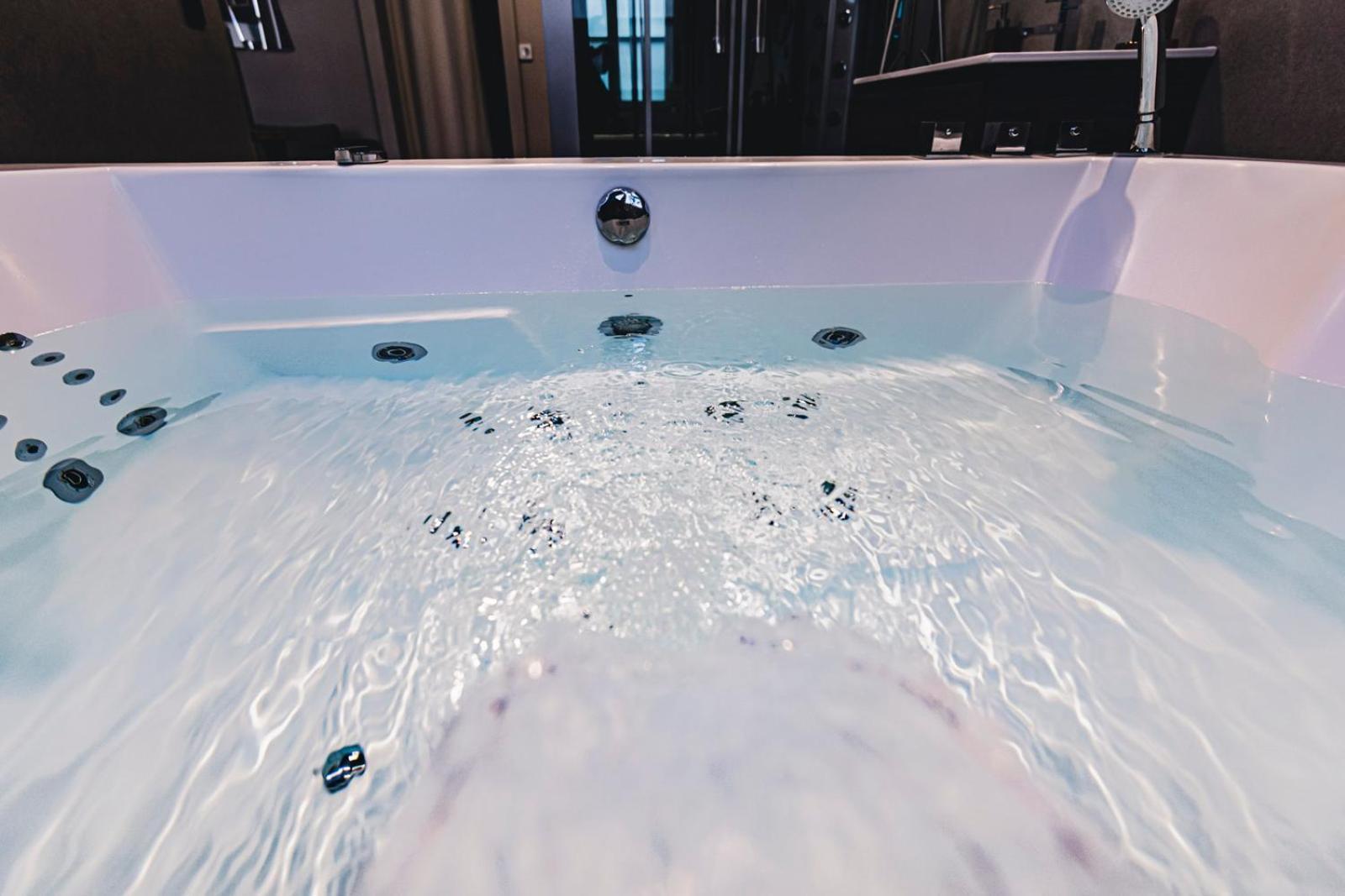 Mv Suite & Spa Reims Room photo